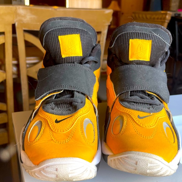 Air Max Speed Turf GS 'University Gold' Size 5y - Picture 2 of 4